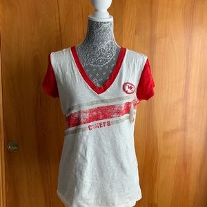 V-neck KC Chiefs T-Shirt -MED